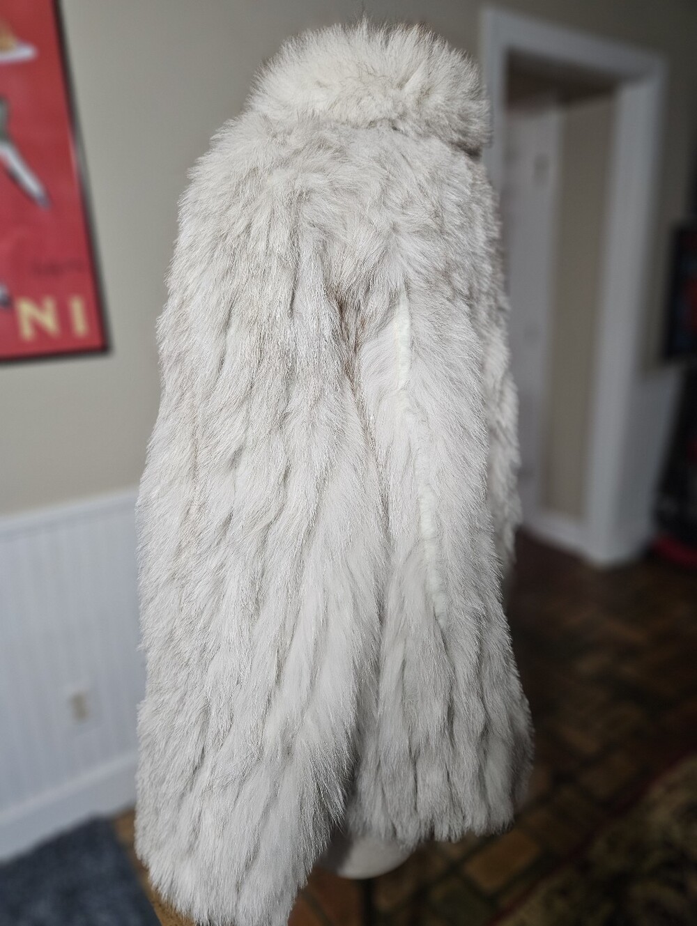 SAGA Fox 100% Authentic Fur Coat Large - Picture 4 of 11